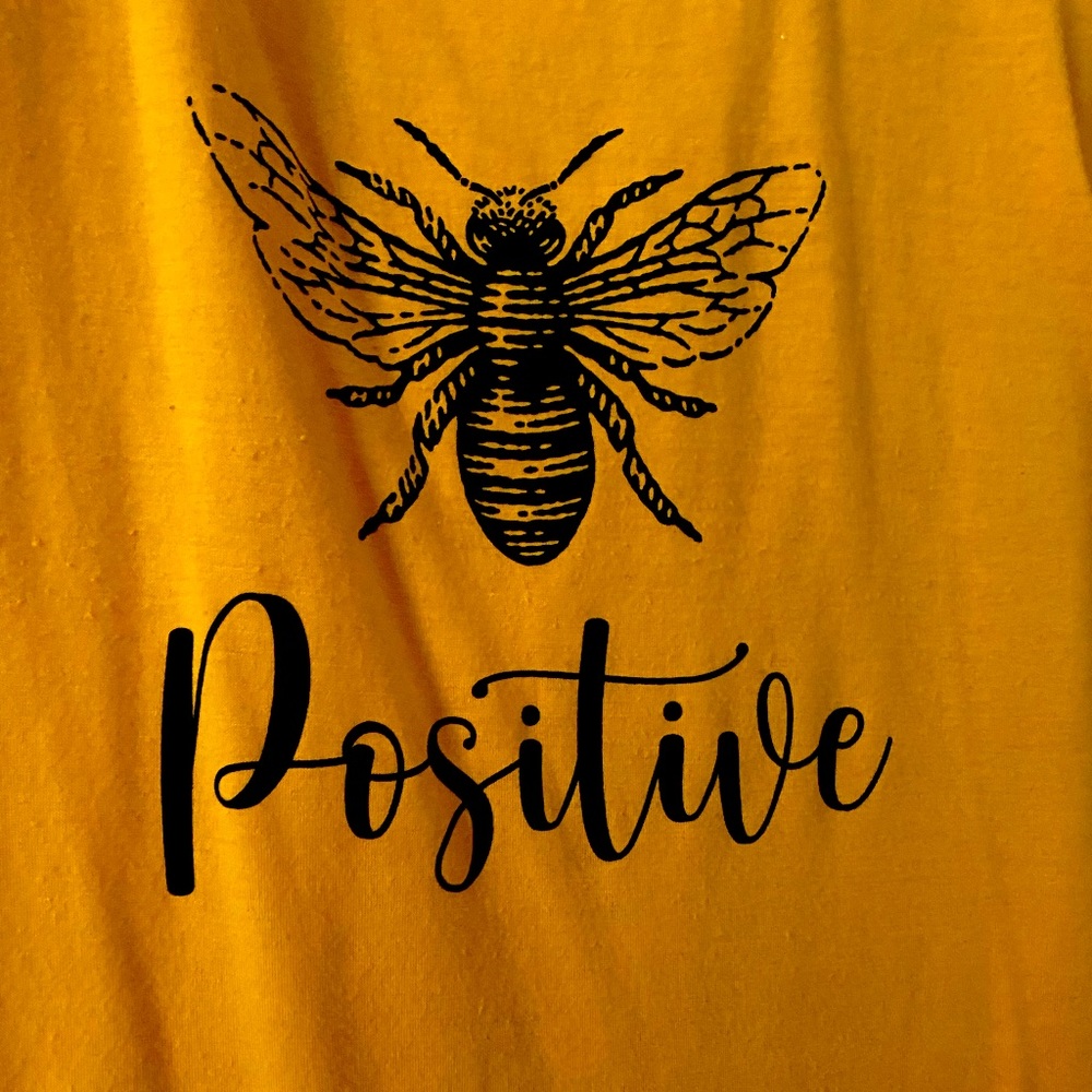 Plus size 2x “bee” positive top